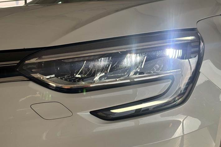 Hvid Renault Megane IV fra 2020