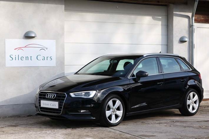 Sort Audi A3 fra 2014 set udefra