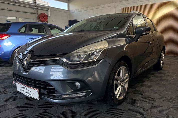 Grå Renault Clio IV fra 2018