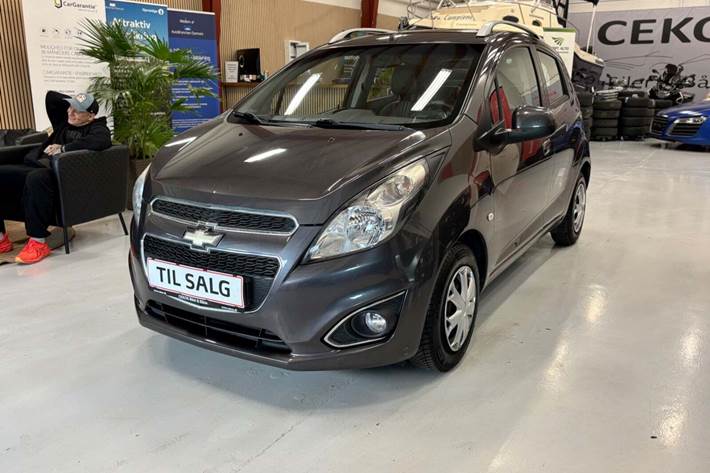 Grå Chevrolet Spark fra 2013