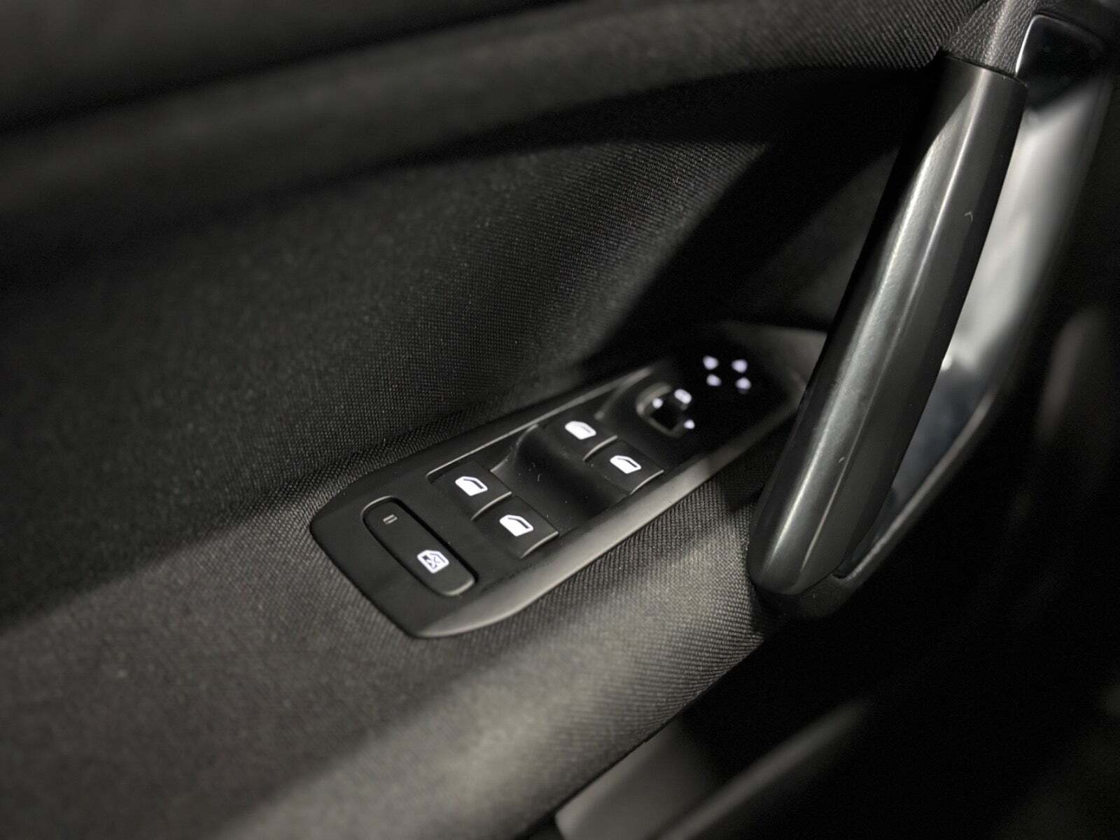 Sølv Peugeot 308 fra 2014