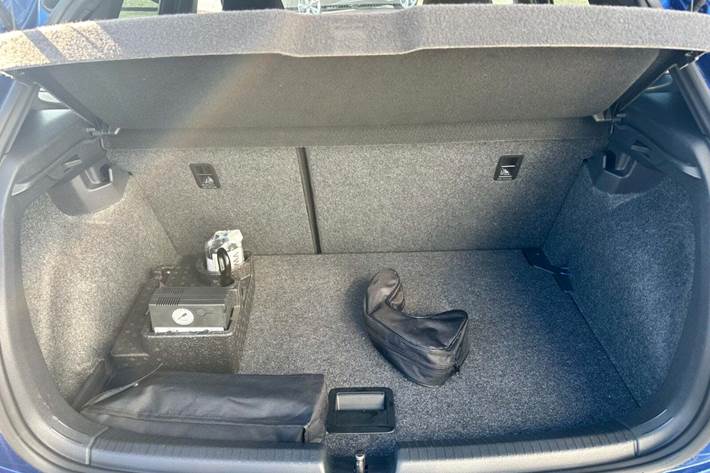 Blå VW Polo fra 2020