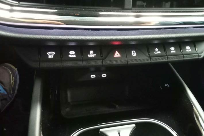 Hvid Skoda Enyaq fra 2023