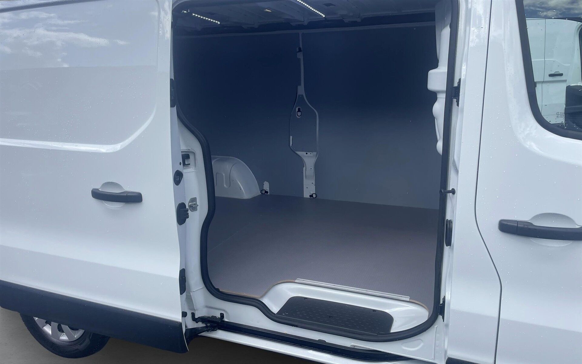 Nissan Primastar 2,0 L2H1 DCi N-Connecta 150HK Van 6g