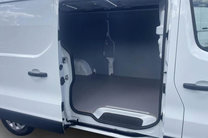 Hvid Nissan Primastar fra 2026