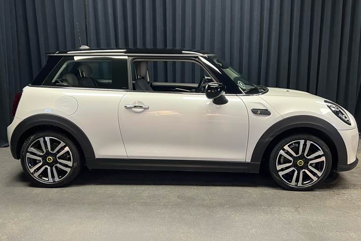 Hvid Mini Cooper fra 2023
