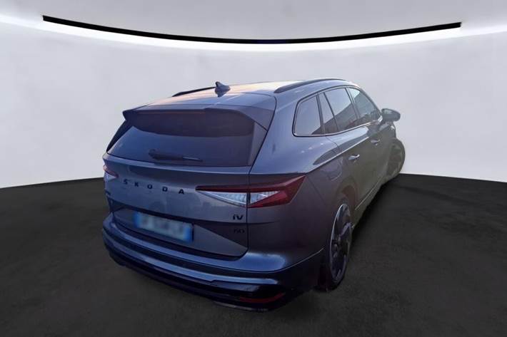 Grå Skoda Enyaq fra 2022