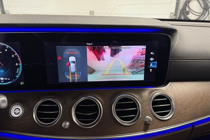 Hvid Mercedes E300 de fra 2020