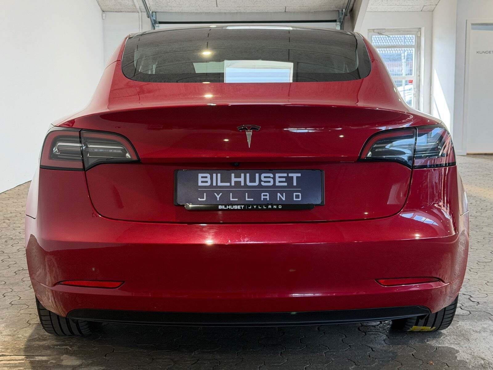 Tesla Model 3 RWD