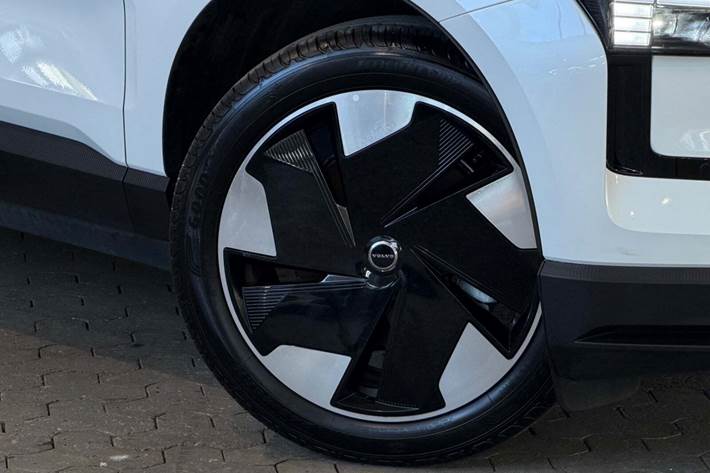 Hvid Volvo EX30 fra 2024