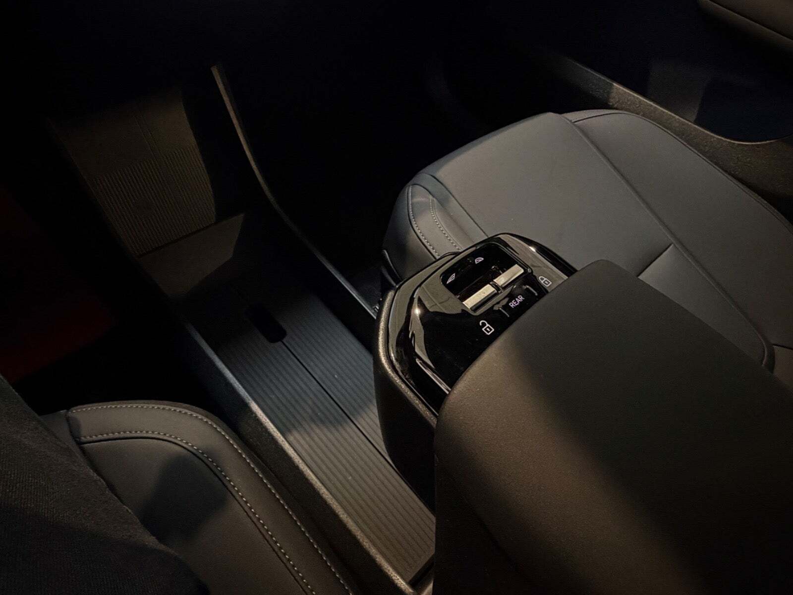 Hvid Volvo EX30 fra 2024