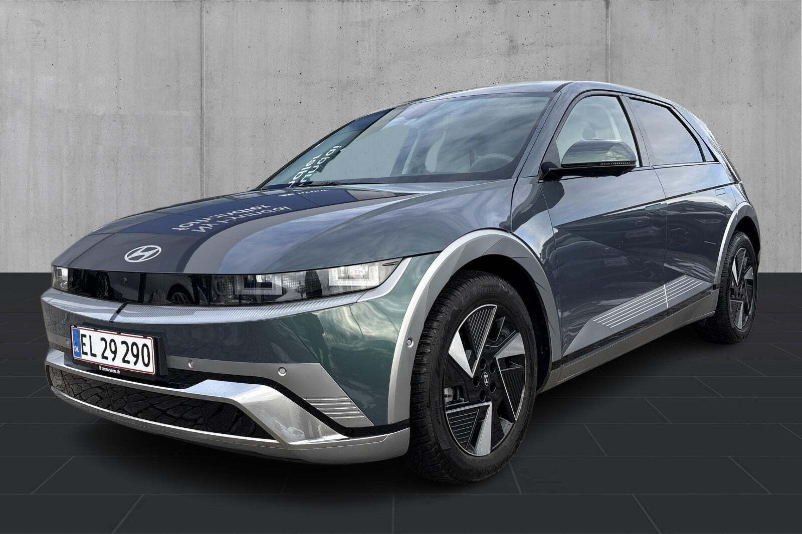 Grøn Hyundai Ioniq 5 fra 2025