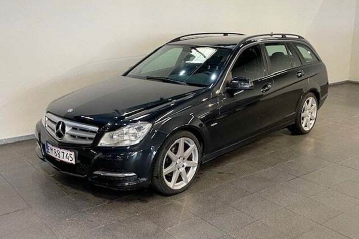 Sort Mercedes C250 fra 2012