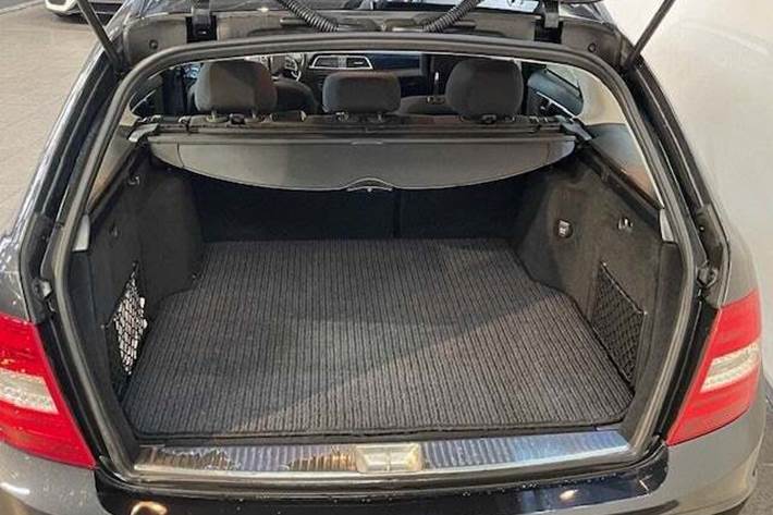 Sort Mercedes C250 fra 2012