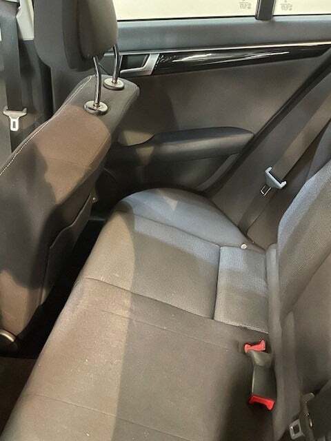 Sort Mercedes C250 fra 2012