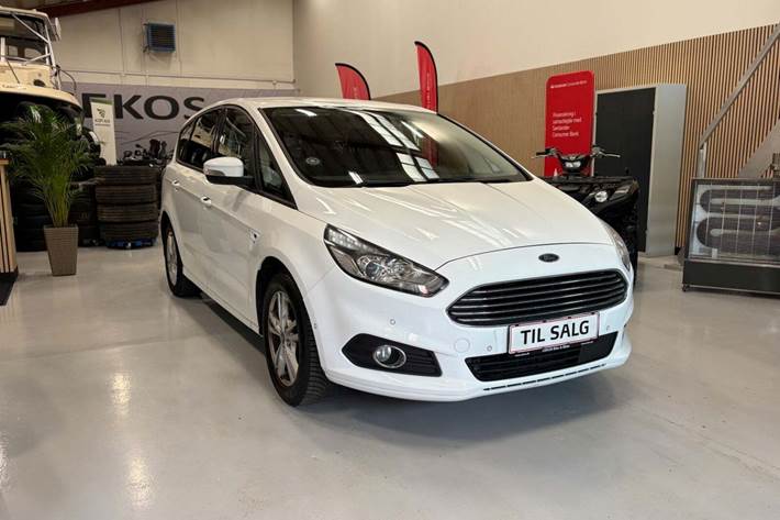 Hvid Ford S-MAX fra 2017
