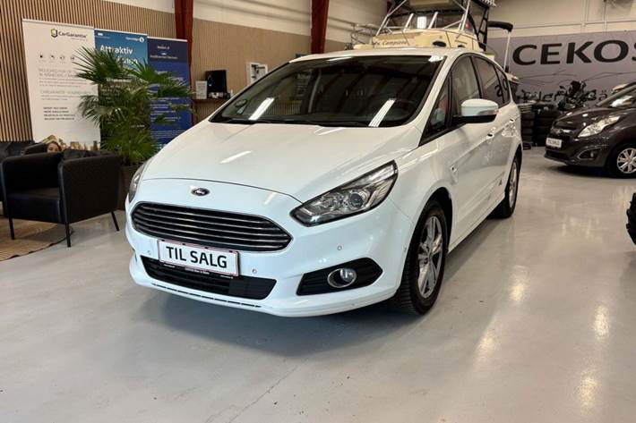 Hvid Ford S-MAX fra 2017