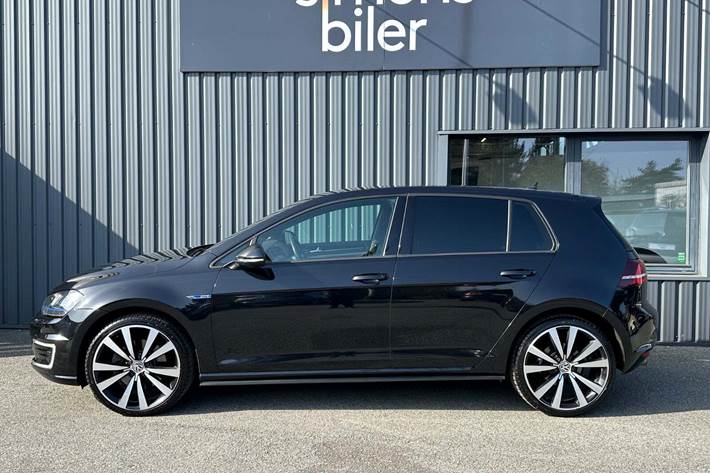 Sort VW Golf VII fra 2017