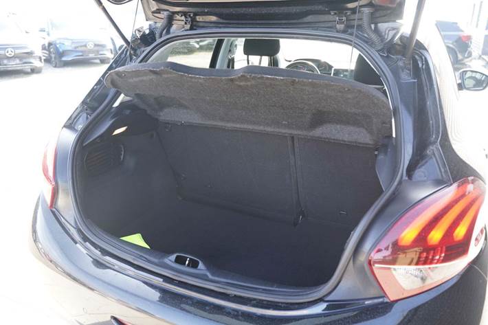 Sort Peugeot 208 fra 2017