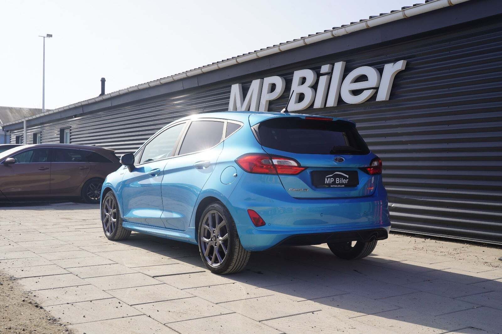 Blå Ford Fiesta fra 2022
