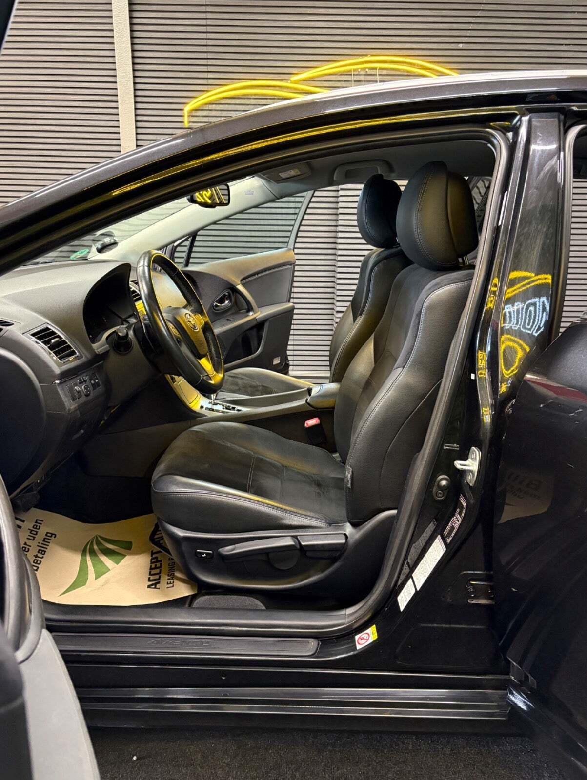 Toyota Avensis 2,2 D-CAT 150 T2 Premium stc. aut.