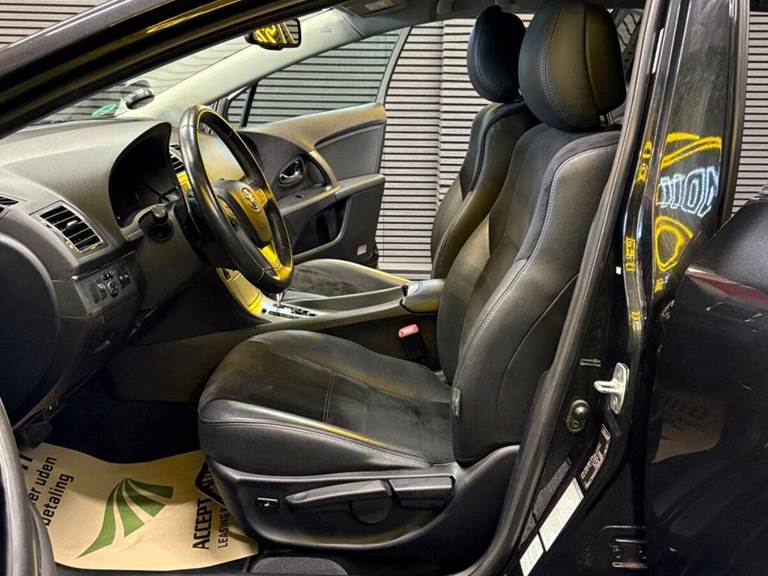 Toyota Avensis 2,2 D-CAT 150 T2 Premium stc. aut.