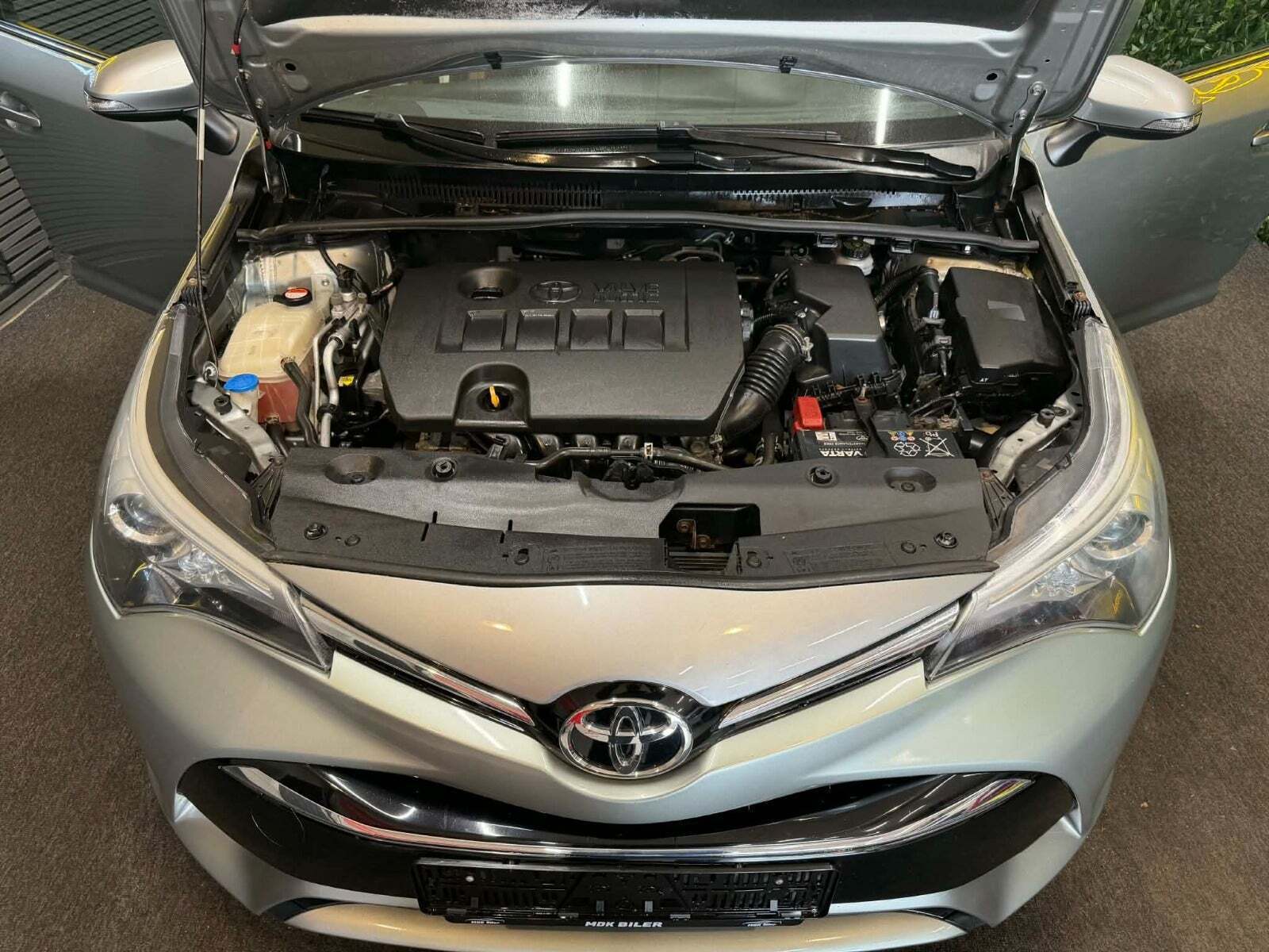 undefined Toyota Avensis fra 2015