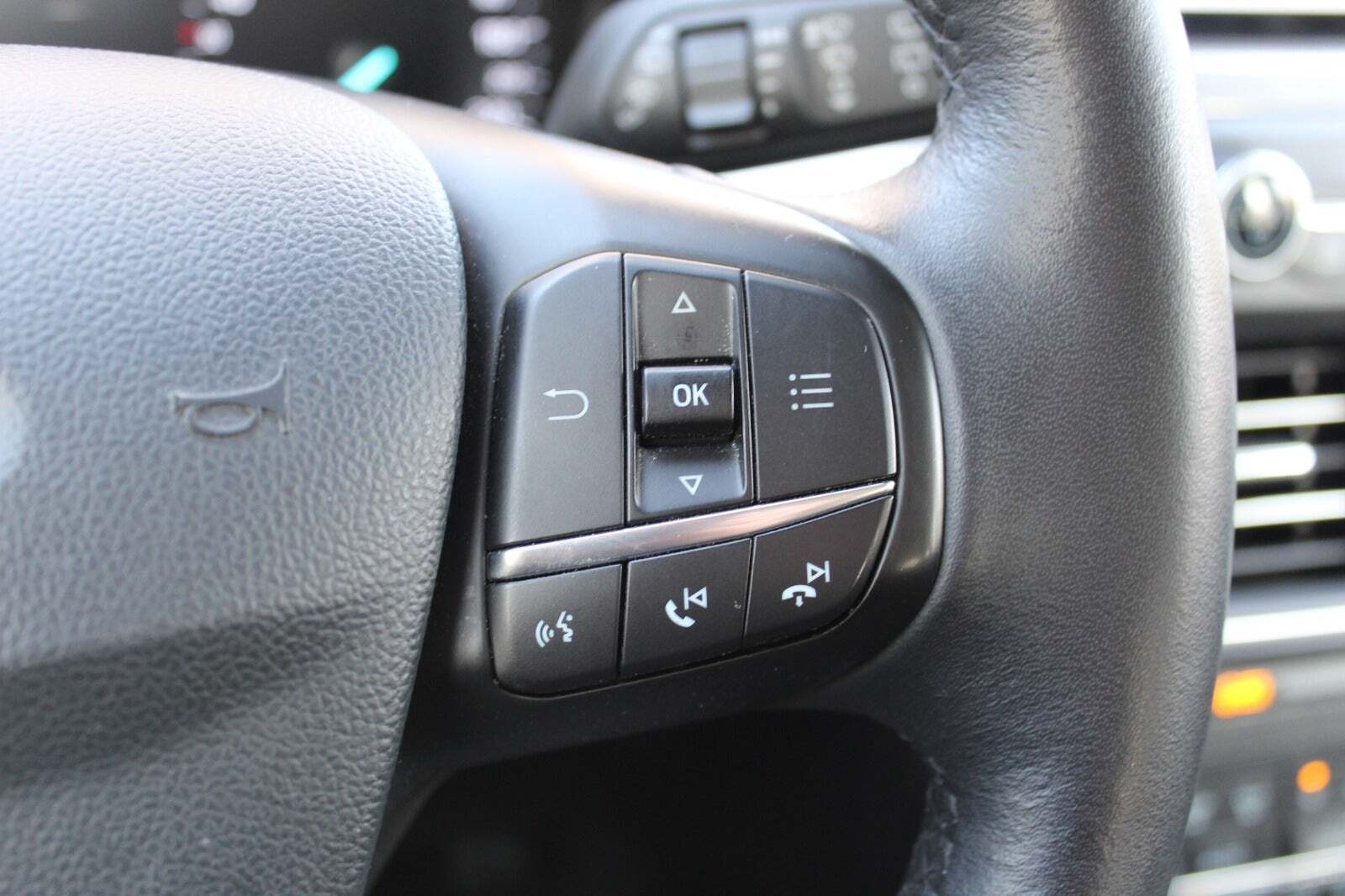 Orange Ford Focus fra 2019