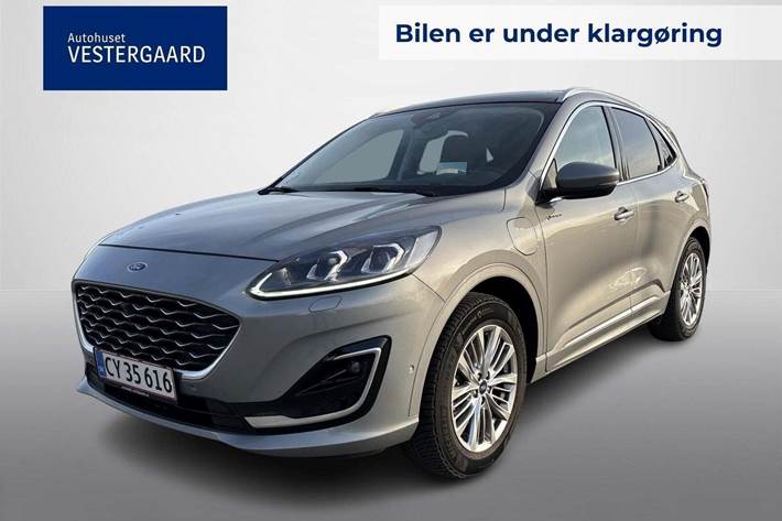 Grå Ford Kuga fra 2021 set udefra