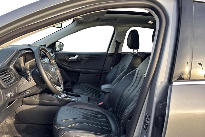 Grå Ford Kuga fra 2021