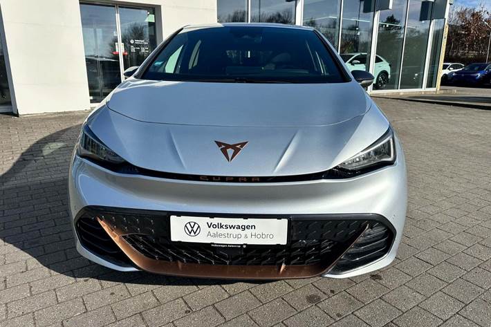 Sølv Cupra Born fra 2022