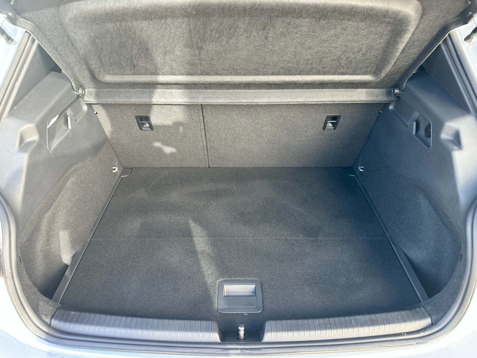 Sølv Cupra Born fra 2022