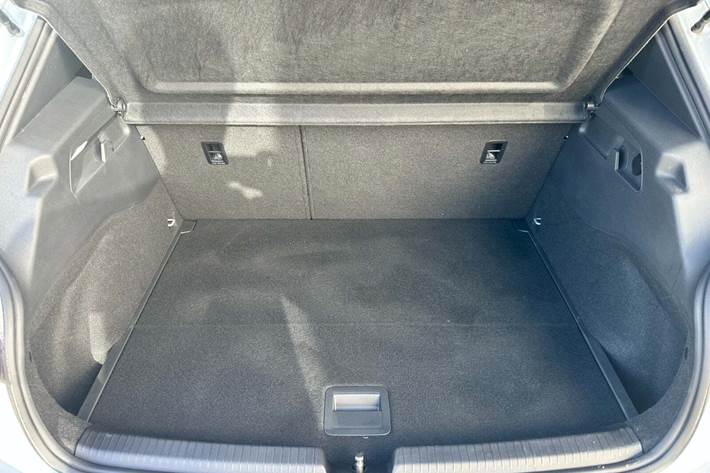 Sølv Cupra Born fra 2022