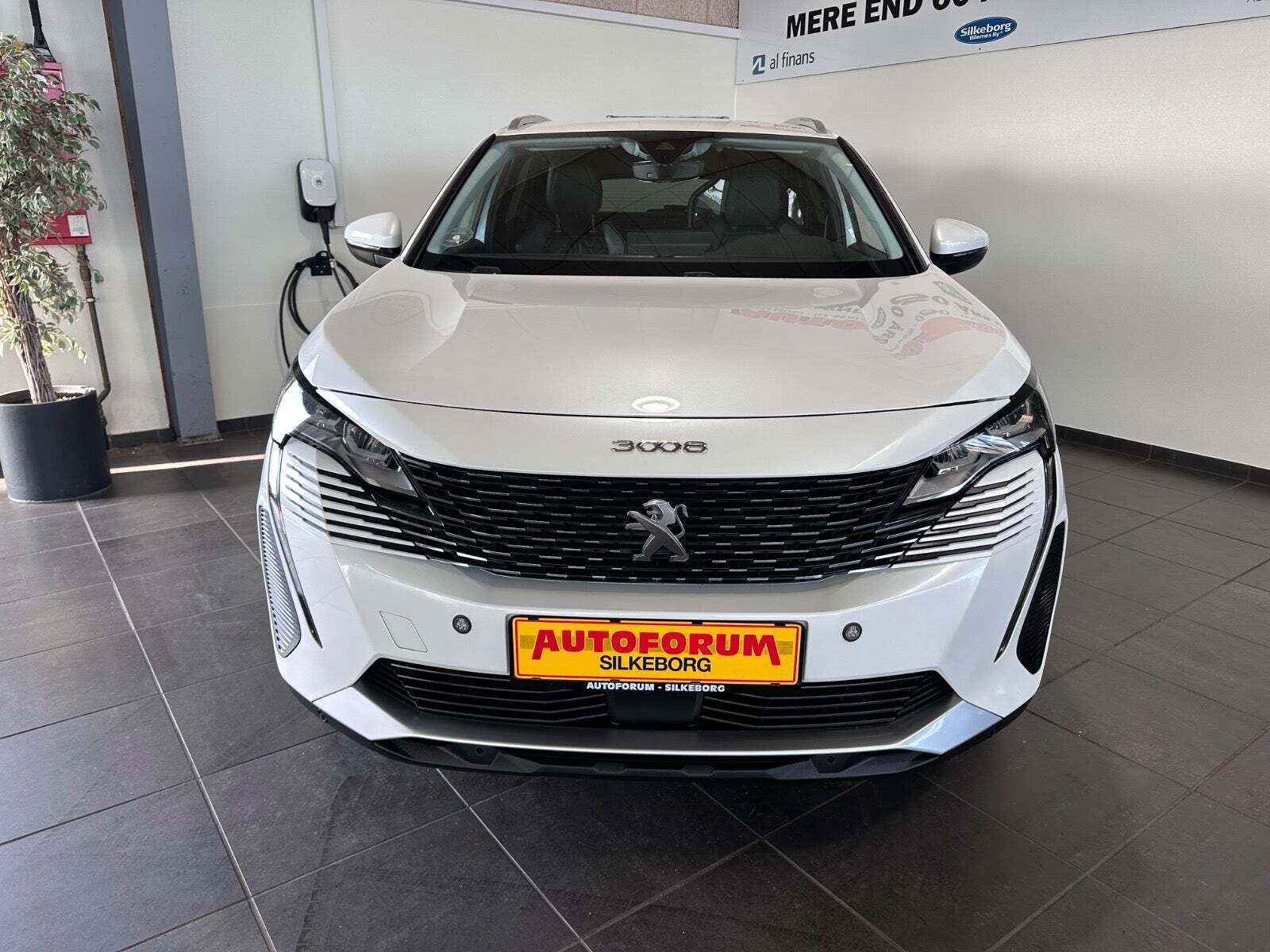 Peugeot 3008 1,6 Hybrid4 Allure Pack Limited EAT8 Van