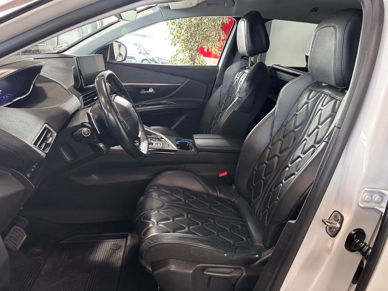 Hvid Peugeot 3008 fra 2022