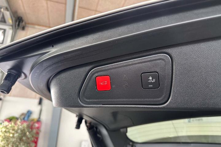 Hvid Peugeot 3008 fra 2022