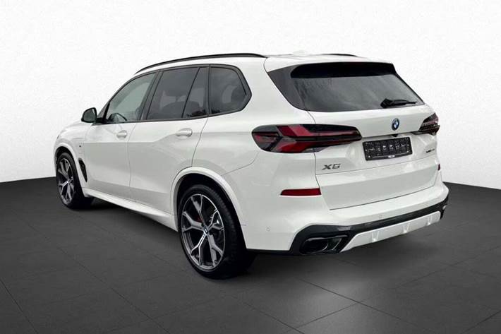 Hvid BMW X5 fra 2023