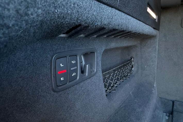 Grå Audi Q8 fra 2018