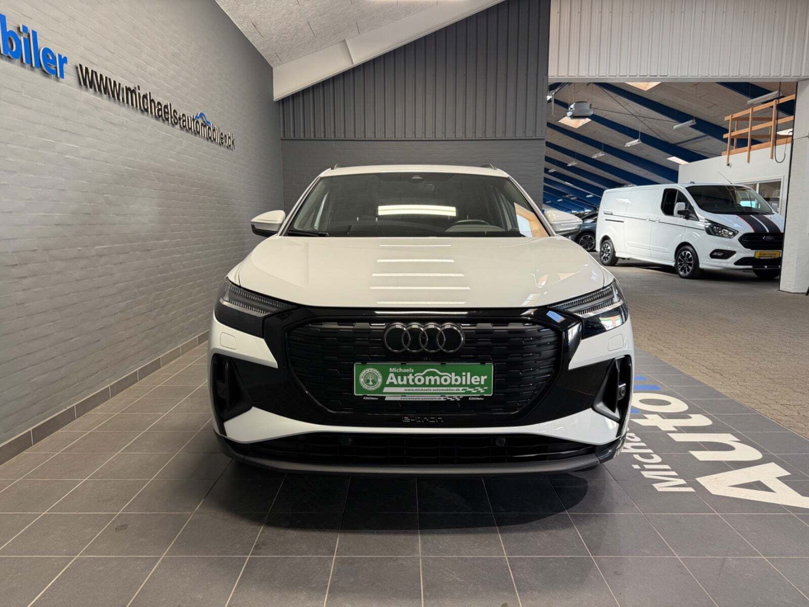 Hvid Audi Q4 e-tron fra 2024