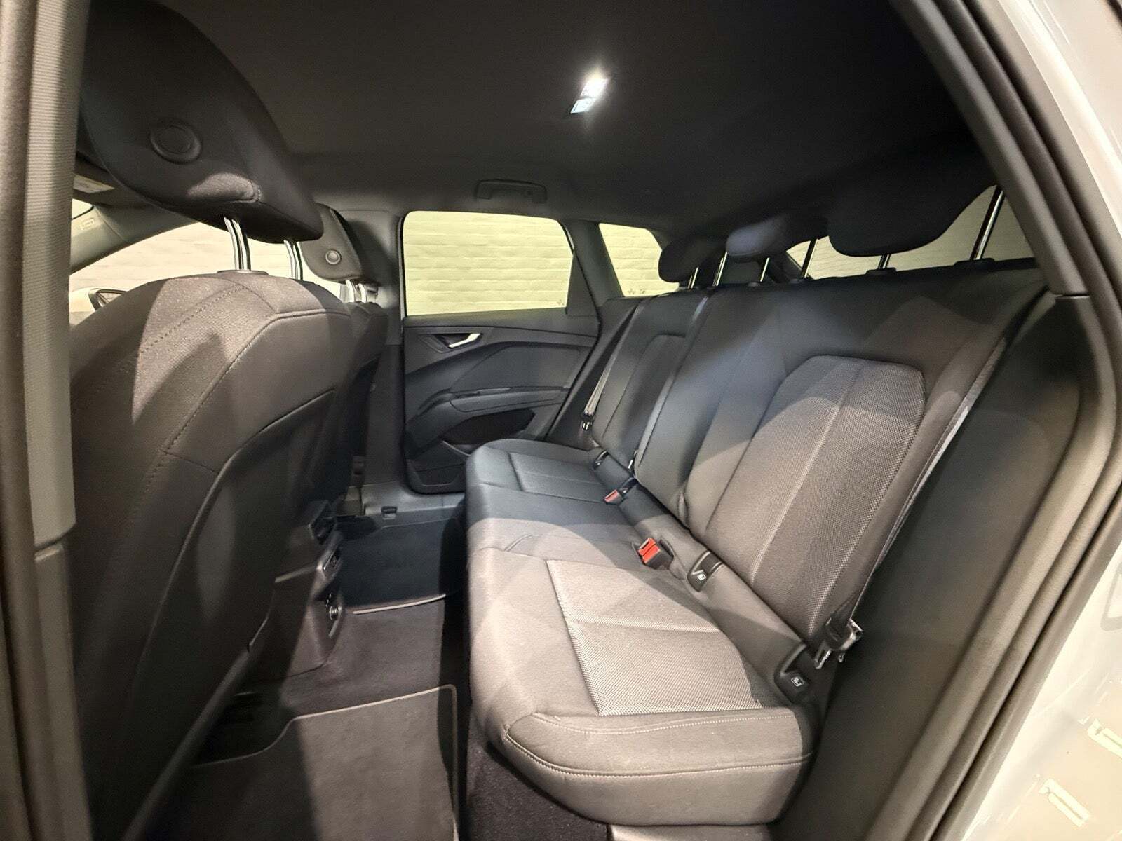 Hvid Audi Q4 e-tron fra 2024
