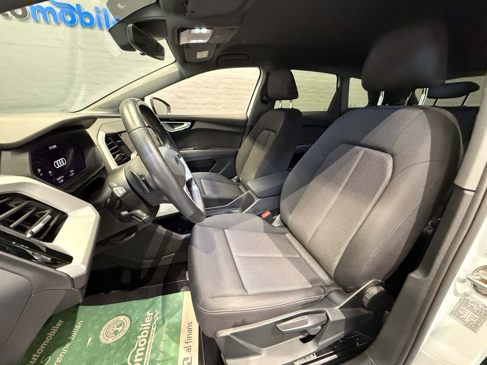 Hvid Audi Q4 e-tron fra 2024