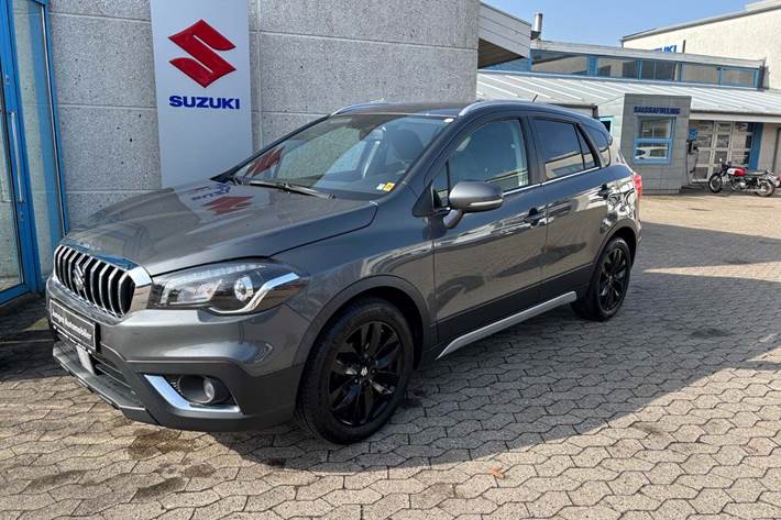 Grå Suzuki S-Cross fra 2017