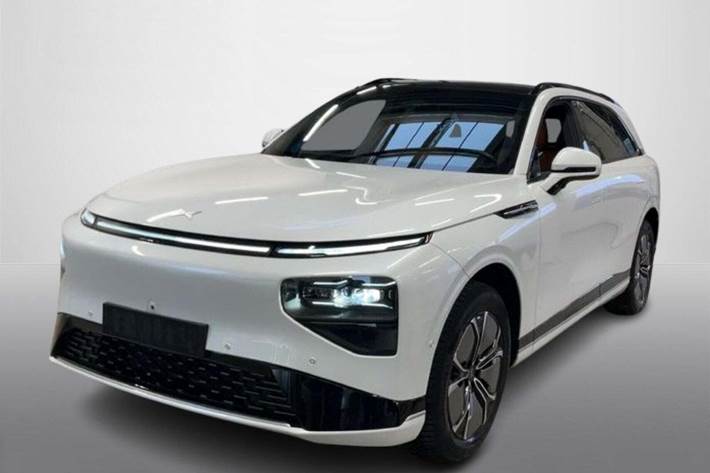 Hvid Xpeng G9 fra 2024