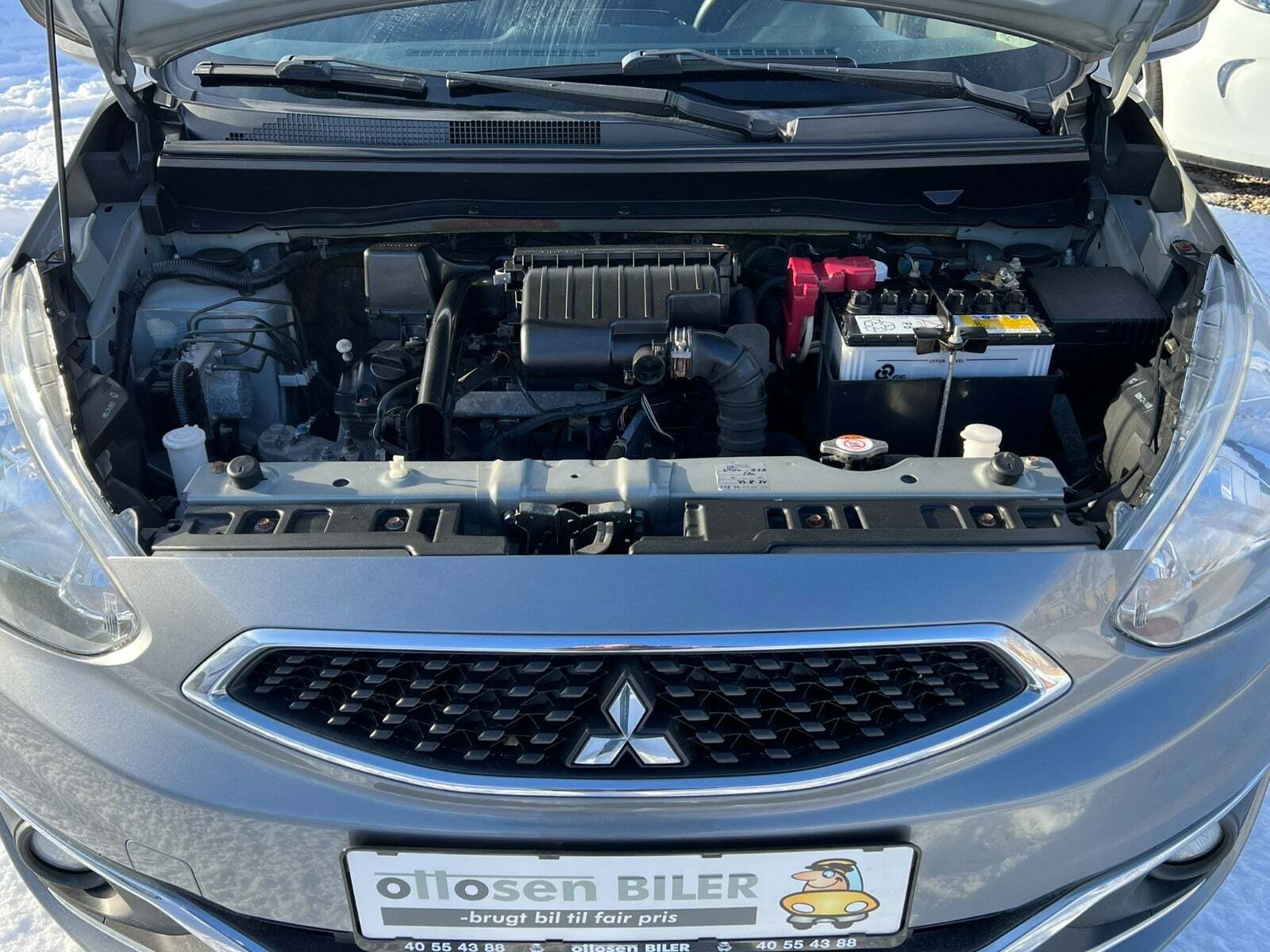 Grå Mitsubishi Space Star fra 2018