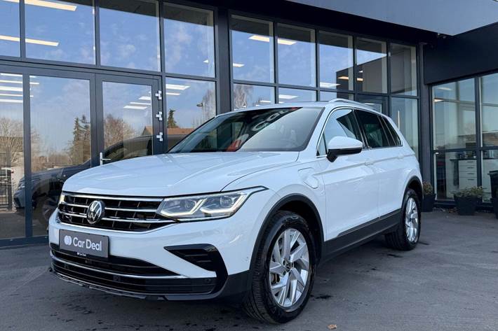 Hvid VW Tiguan fra 2023