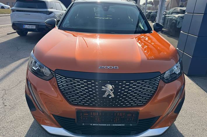 Orange Peugeot 2008 fra 2020
