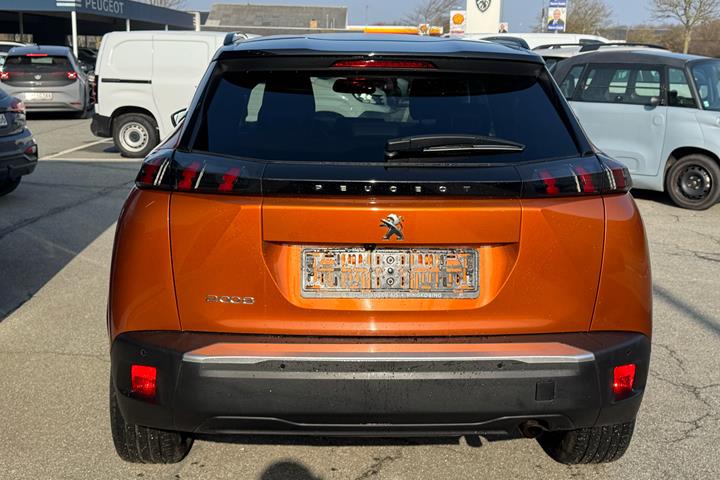 Orange Peugeot 2008 fra 2020