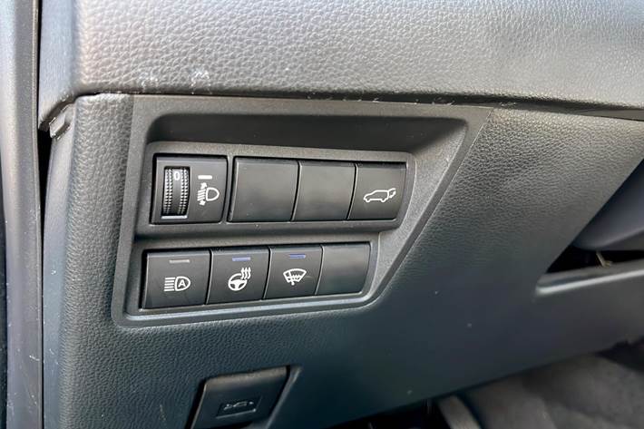 Grå Toyota Yaris Cross fra 2023