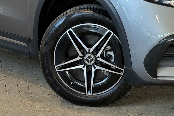 Grå Mercedes EQA250+ fra 2023