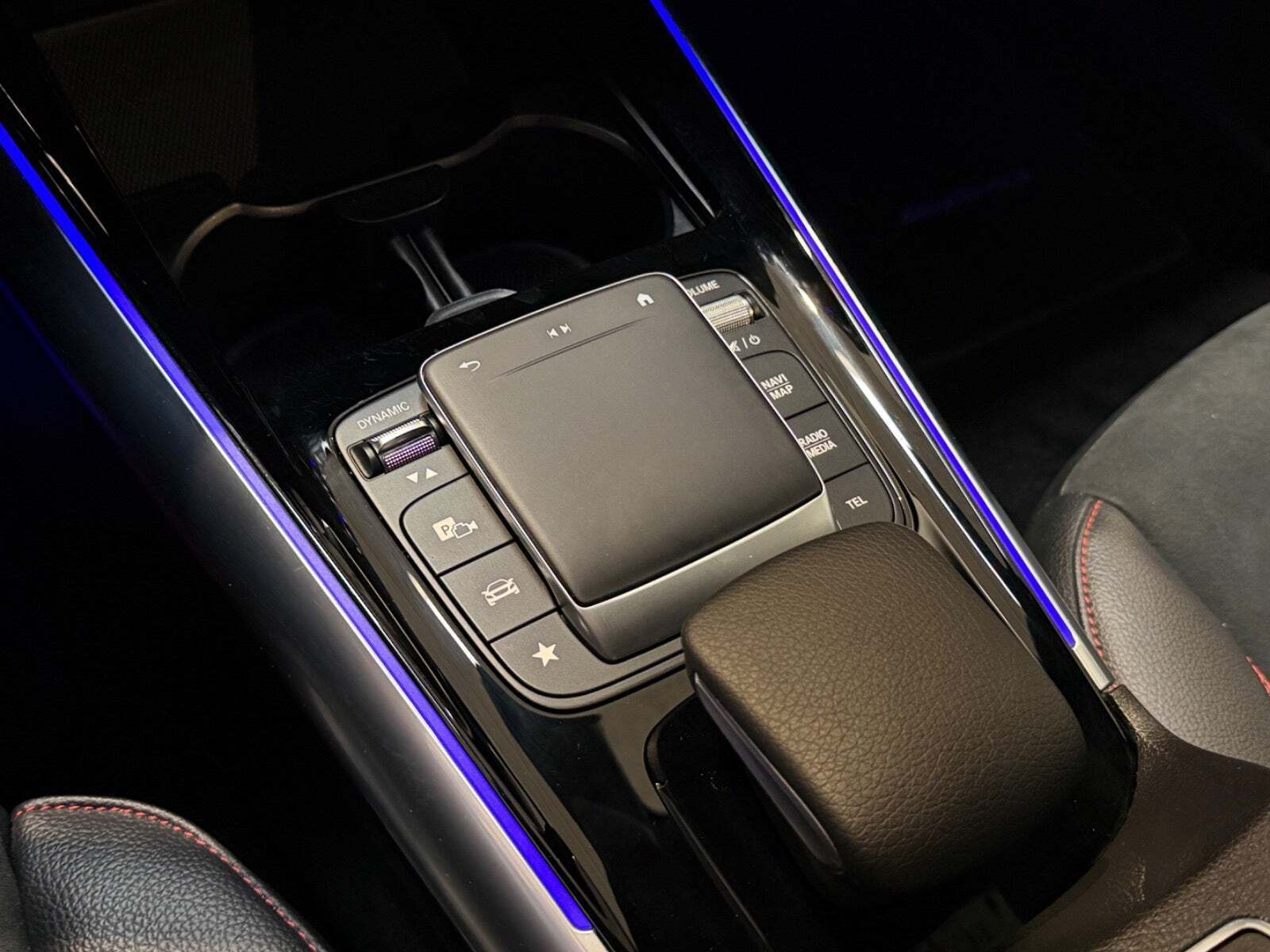 Grå Mercedes EQA250+ fra 2023